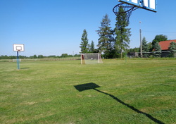 Szkoła Podstawowa w Wólce Sokołowskiej - boisko szkolne
