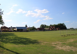 Szkoła Podstawowa w Trzebusce - boisko szkolne